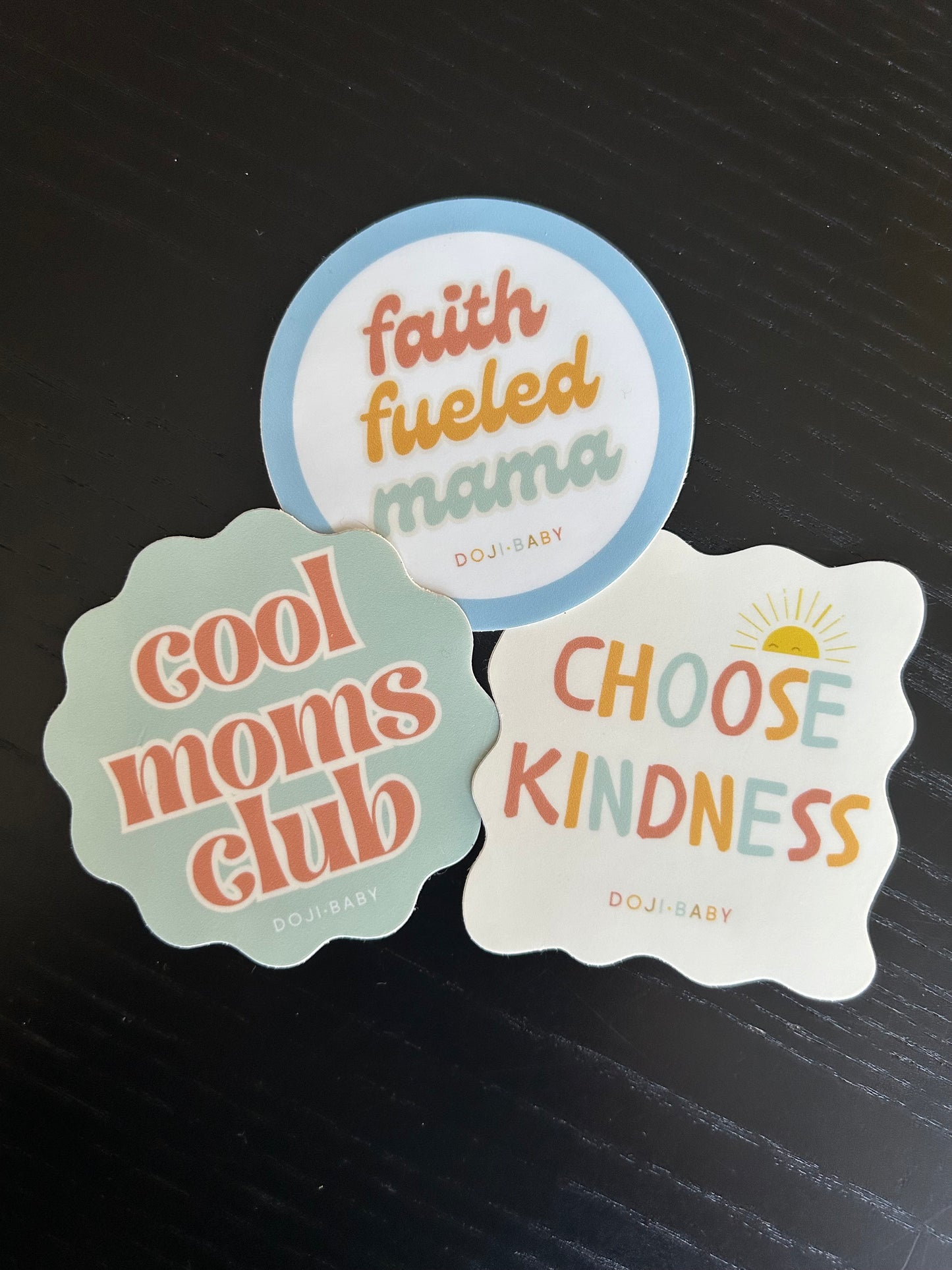 "Cool Moms Club" Vinyl Sticker